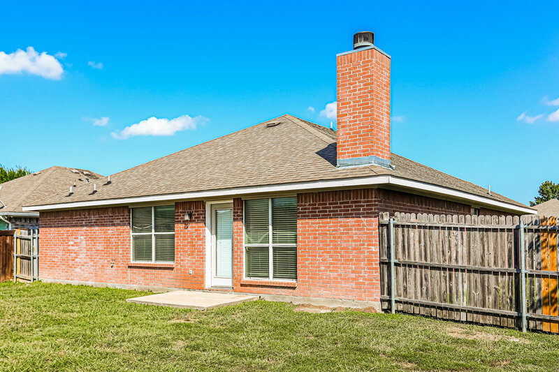 1,915/Mo, 1012 James Donald Ln Glenn Heights, TX 75154 Rear View 2