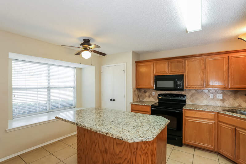 2,410/Mo, 5903 Fawn Meadow Trl Arlington, TX 76017 Kitchen View