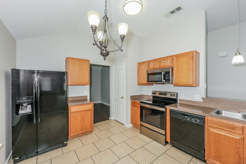 2,195/Mo, 320 Montana Dr Arlington, TX 76002 Kitchen View 2