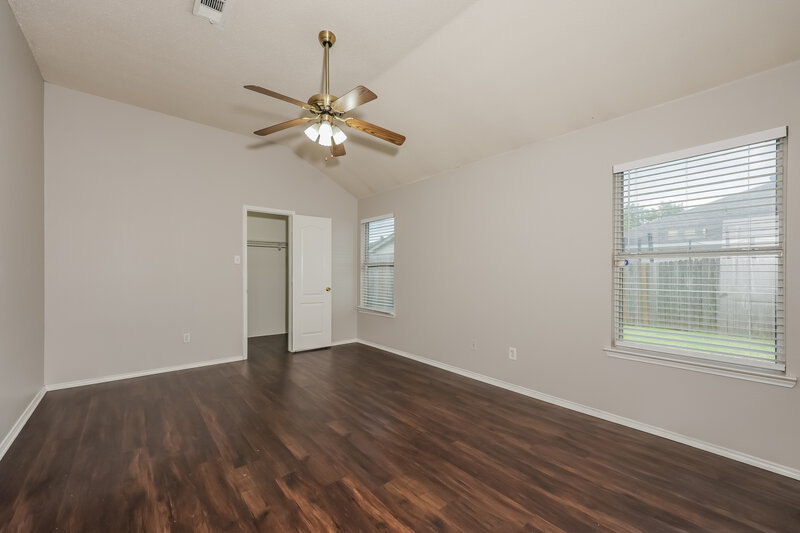 2,195/Mo, 320 Montana Dr Arlington, TX 76002 Main Bedroom View