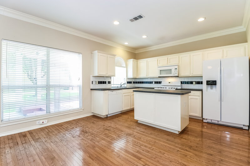 2,465/Mo, 2812 Fossil Run Blvd Fort Worth, TX 76131 Kitchenlarge View