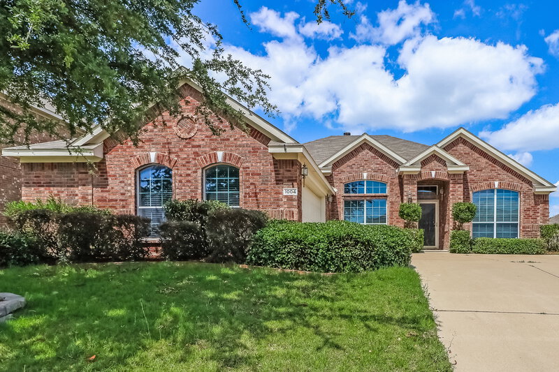 3,620/Mo, 1004 Sycamore St Burleson, TX 76001 External View