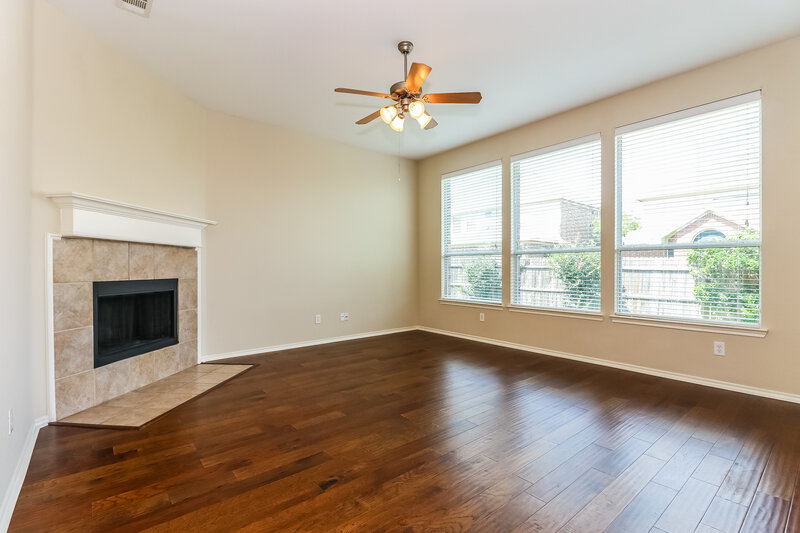 3,620/Mo, 1004 Sycamore St Burleson, TX 76001 Living Roomlarge View 2