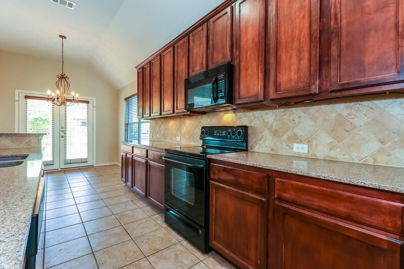 3,620/Mo, 1004 Sycamore St Burleson, TX 76001 Kitchenlarge View