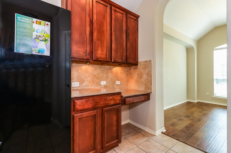 3,620/Mo, 1004 Sycamore St Burleson, TX 76001 Kitchenlarge View 2
