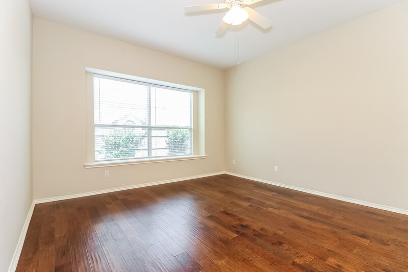 3,620/Mo, 1004 Sycamore St Burleson, TX 76001 Master Bedroomlarge View 2