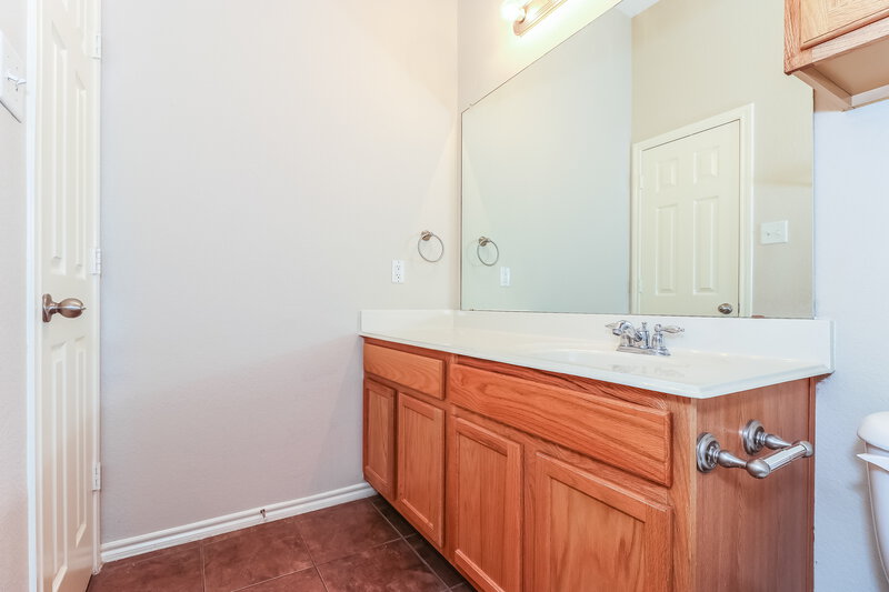 3,620/Mo, 1004 Sycamore St Burleson, TX 76001 Bathroomlarge View