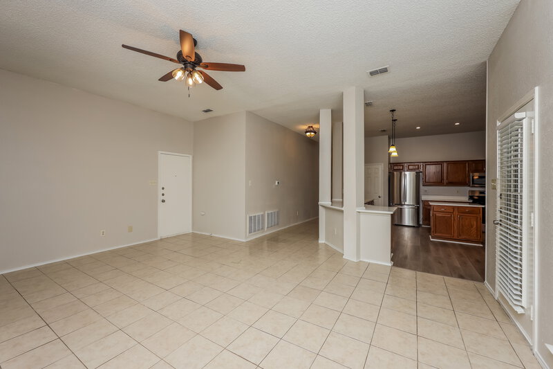 2,415/Mo, 1145 Devonshire Dr Desoto, TX 75115 Living Room View 2