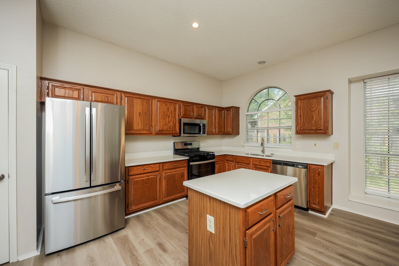 2,415/Mo, 1145 Devonshire Dr Desoto, TX 75115 Kitchen View 2