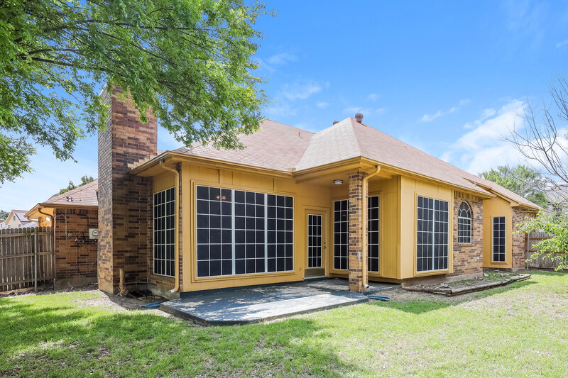 2,415/Mo, 1145 Devonshire Dr Desoto, TX 75115 Rear View