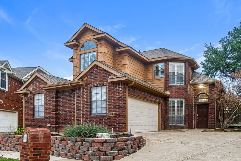 2,525/Mo, 1209 Falcon Trl Bedford, TX 76021 Front View