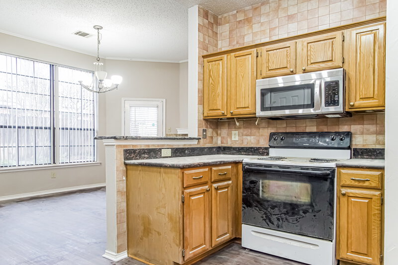 2,525/Mo, 1209 Falcon Trl Bedford, TX 76021 Kitchen View 2