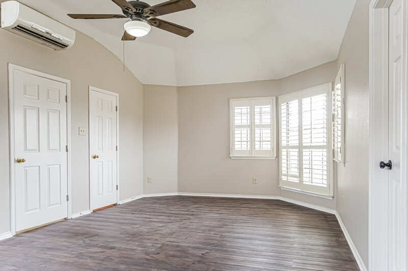2,525/Mo, 1209 Falcon Trl Bedford, TX 76021 Main Bedroom View