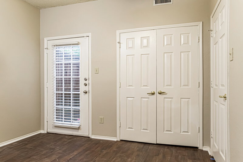 2,525/Mo, 1209 Falcon Trl Bedford, TX 76021 Bedroom View