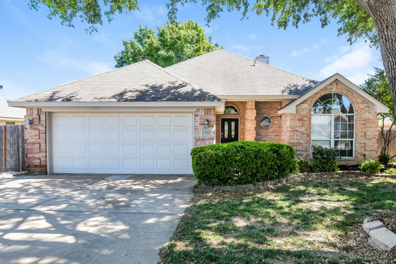 2,155/Mo, 520 Meadowcrest Dr Burleson, TX 76028 External View