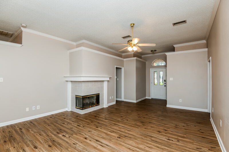 2,155/Mo, 520 Meadowcrest Dr Burleson, TX 76028 Living Room View