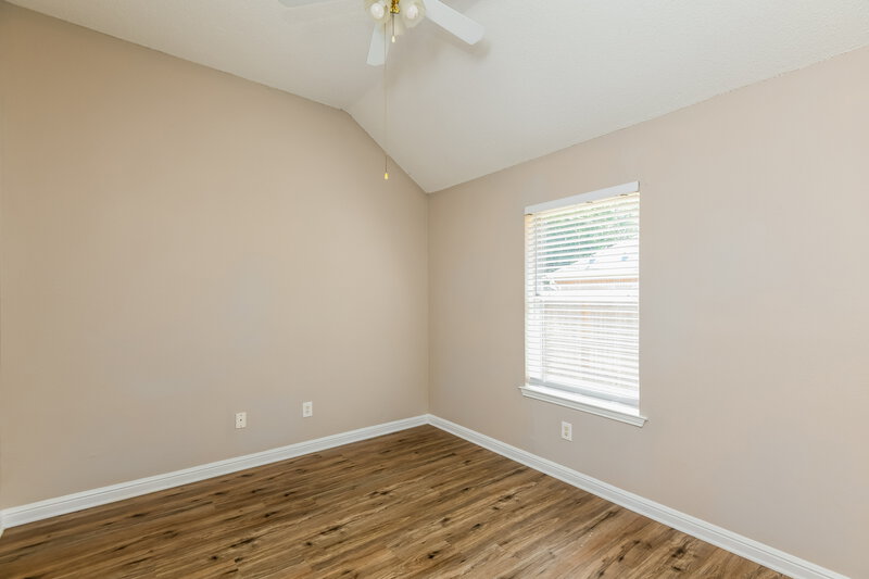 2,155/Mo, 520 Meadowcrest Dr Burleson, TX 76028 Bedroom View 2