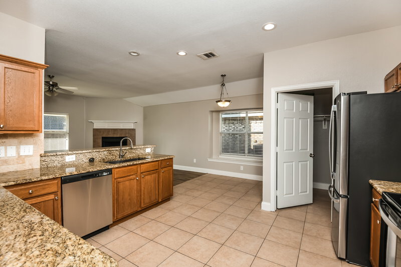 2,380/Mo, 4409 Rockmill Trl Fort Worth, TX 76179 Kitchen View