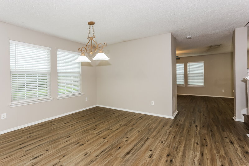 2,655/Mo, 6601 Swainson Trl Arlington, TX 76002 Living Room View 2