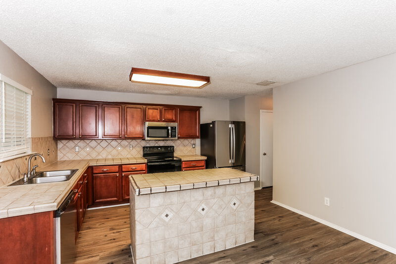 2,655/Mo, 6601 Swainson Trl Arlington, TX 76002 Kitchen View 2