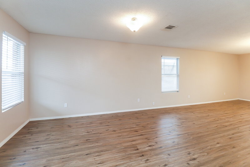 2,455/Mo, 317 Blairwood Dr Fort Worth, TX 76134 Living Room View