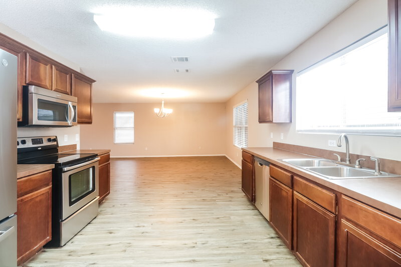 2,455/Mo, 317 Blairwood Dr Fort Worth, TX 76134 Kitchen View