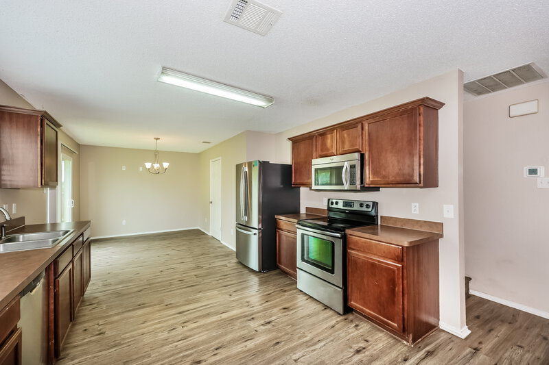 2,180/Mo, 317 Blairwood Dr Fort Worth, TX 76134 Kitchen View 2