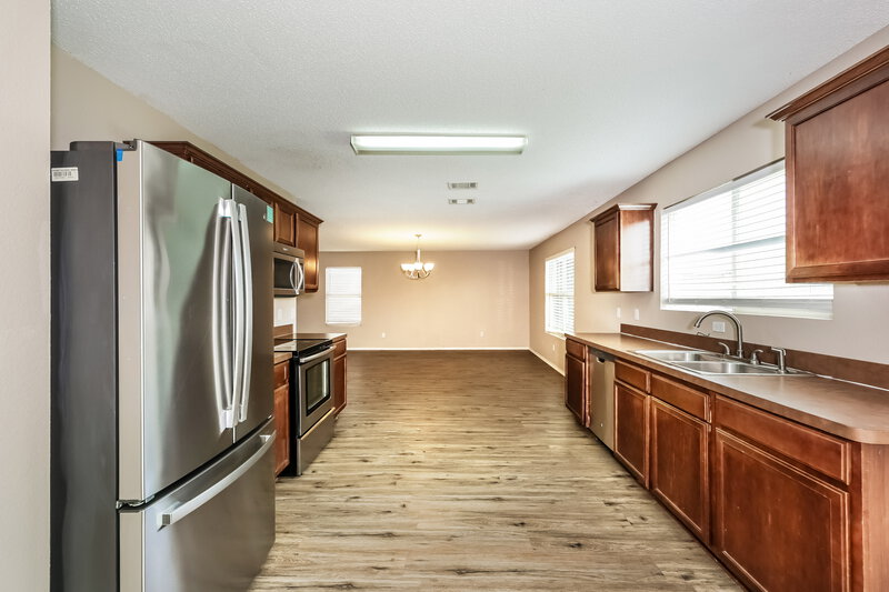 2,180/Mo, 317 Blairwood Dr Fort Worth, TX 76134 Kitchen View 3
