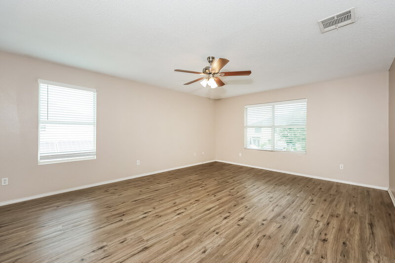 2,180/Mo, 317 Blairwood Dr Fort Worth, TX 76134 Main Bedroom View