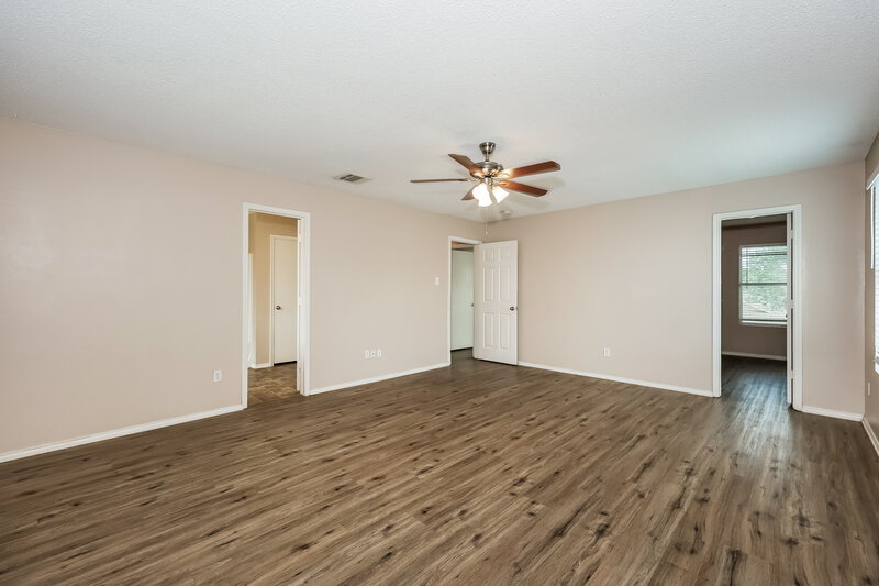 2,180/Mo, 317 Blairwood Dr Fort Worth, TX 76134 Main Bedroom View 2