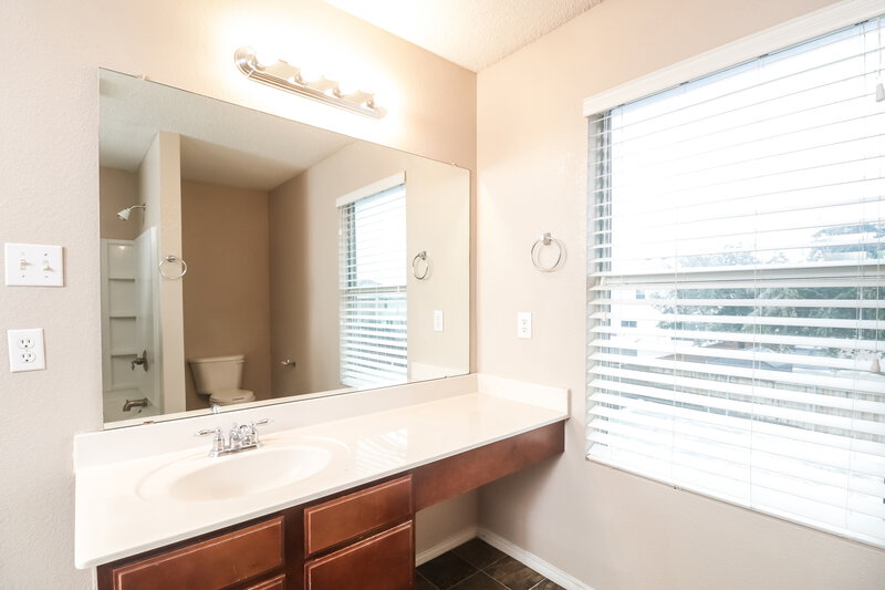 2,455/Mo, 317 Blairwood Dr Fort Worth, TX 76134 Main Bathroom View