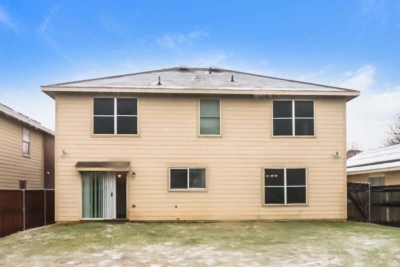 2,455/Mo, 317 Blairwood Dr Fort Worth, TX 76134 Rear View