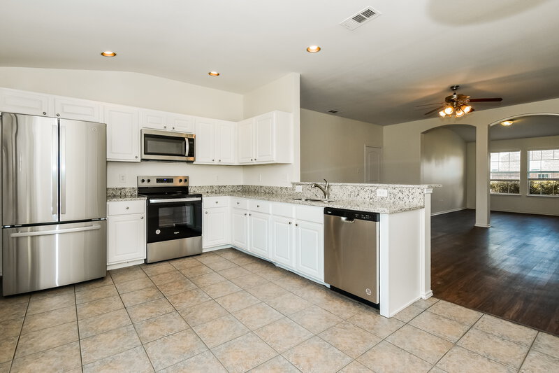 2,040/Mo, 2000 Medina Dr Forney, TX 75126 Kitchen View
