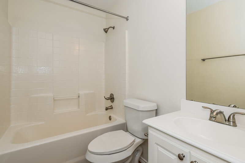 2,040/Mo, 2000 Medina Dr Forney, TX 75126 Bathroom View