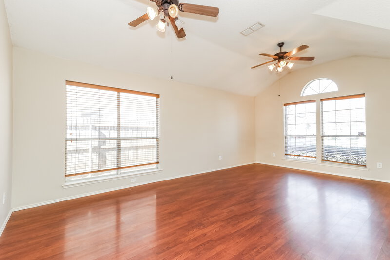 0/Mo, 3977 Miami Springs Dr Fort Worth, TX 76123 Living Room View