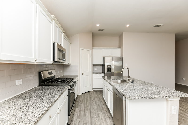 2,095/Mo, 14480 Cloudview Way Haslet, TX 76052 Kitchen View 2