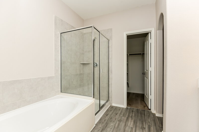 2,095/Mo, 14480 Cloudview Way Haslet, TX 76052 Main Bathroom View 2