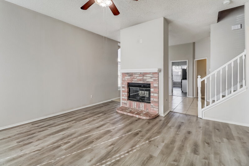 2,140/Mo, 1511 Springwood Dr Mesquite, TX 75181 Living Room View