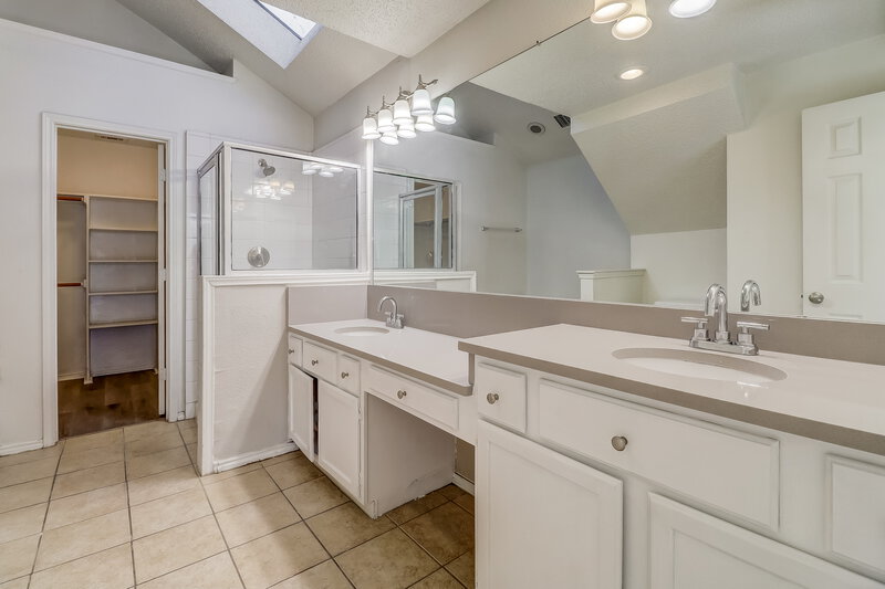 2,140/Mo, 1511 Springwood Dr Mesquite, TX 75181 Main Bedroom View