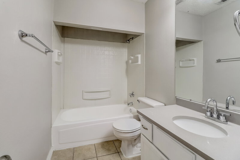 2,140/Mo, 1511 Springwood Dr Mesquite, TX 75181 Bathroom View