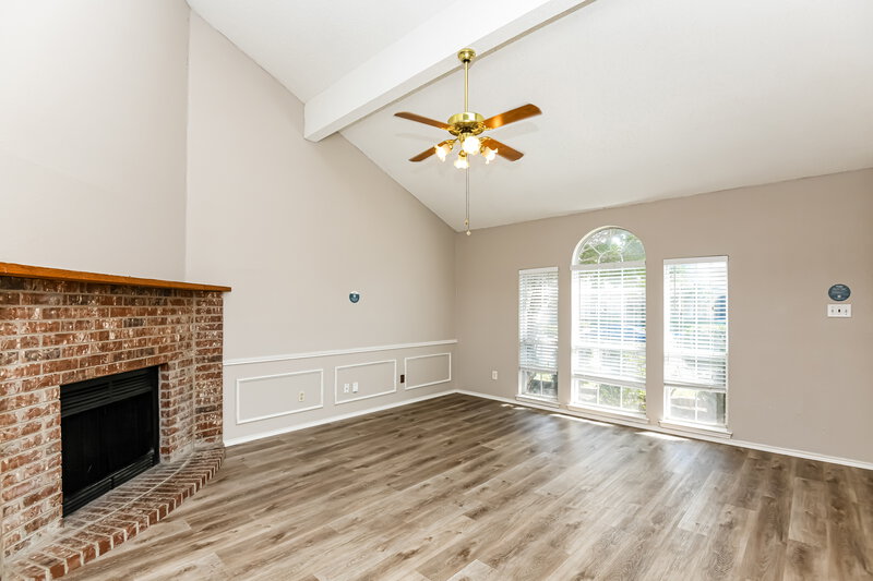 2,105/Mo, 5004 Flat Creek Dr Fort Worth, TX 76179 Living Room View