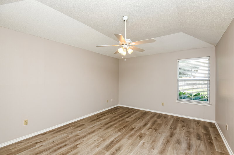 2,105/Mo, 5004 Flat Creek Dr Fort Worth, TX 76179 Main Bedroom View 2