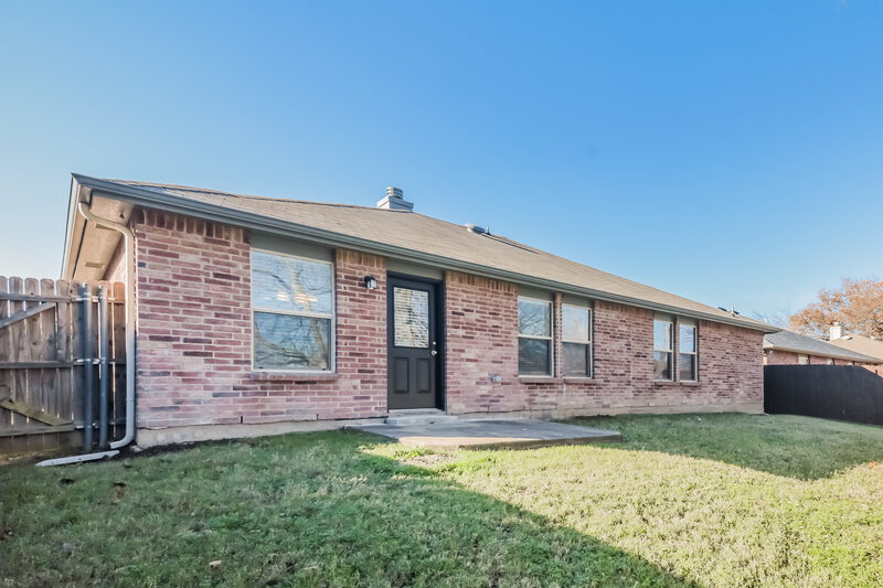 2,595/Mo, 2604 Eastwood Dr Lancaster, TX 75134 Rear View