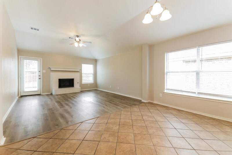 2,085/Mo, 509 Branch St Forney, TX 75126 Dining Room View 3