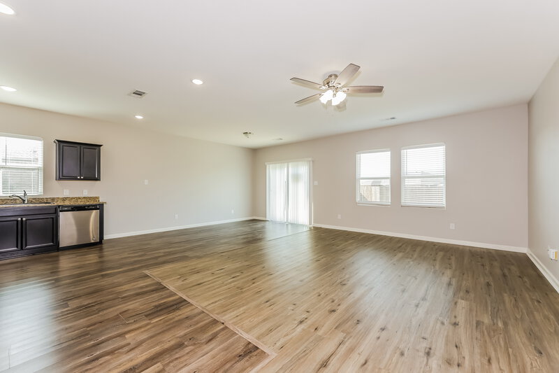 2,165/Mo, 332 Gypsum Ln Glenn Heights, TX 75154 Living Room View