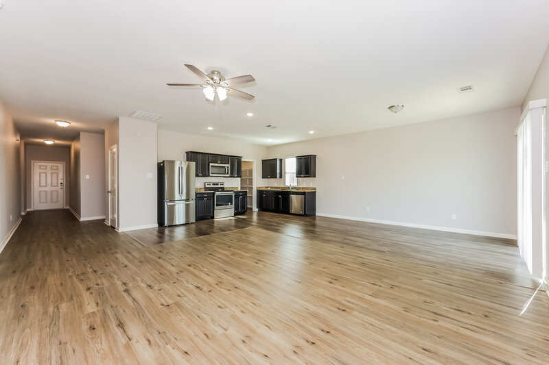 2,165/Mo, 332 Gypsum Ln Glenn Heights, TX 75154 Living Room View 2