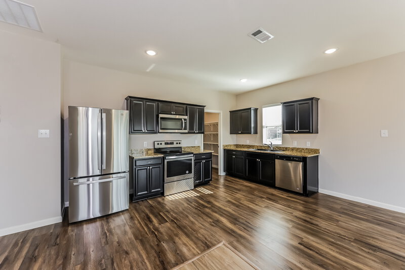 2,165/Mo, 332 Gypsum Ln Glenn Heights, TX 75154 Kitchen View 2