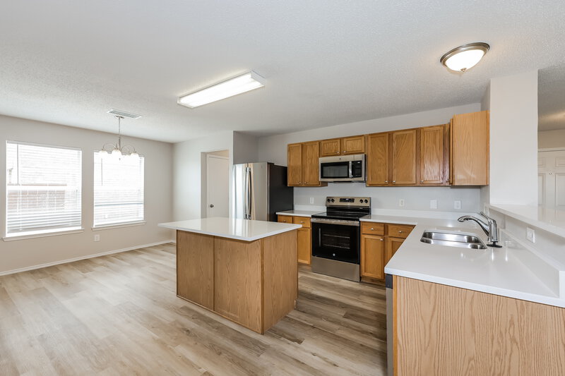 4,130/Mo, 2628 Loch Wood Dr Lancaster, TX 75146 Kitchen View