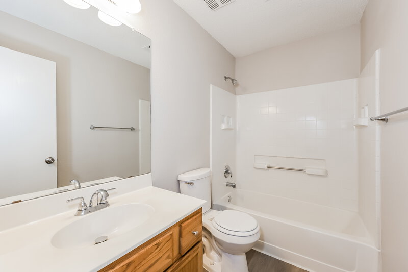 4,130/Mo, 2628 Loch Wood Dr Lancaster, TX 75146 Bathroom View