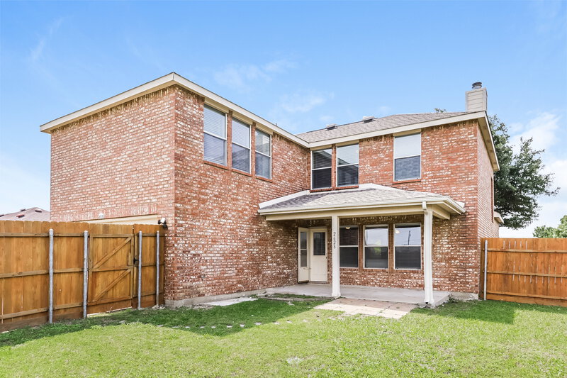 4,130/Mo, 2628 Loch Wood Dr Lancaster, TX 75146 Rear View